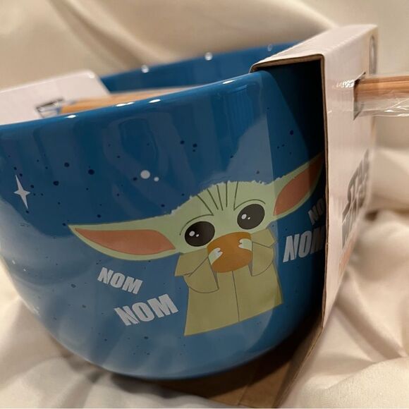 Disney Star Wars The Mandalorian The Child Baby Yoda Ramen Bowl with Chopsticks - Picture 1 of 9